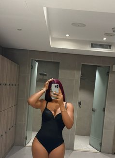 Sophie - puta in Dubai Photo 2 of 2