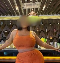 Sophie - escort in Al Manama