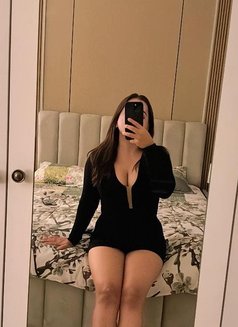 Sophisticated Simran Best Sloppy Blowjob - puta in Dubai Photo 1 of 12