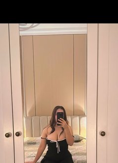 Sophisticated Simran Best Sloppy Blowjob - puta in Dubai Photo 4 of 12
