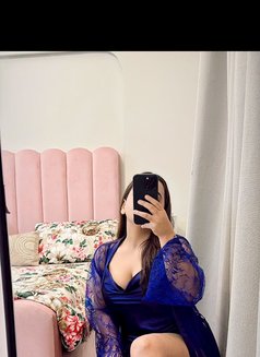 Sophisticated Simran Best Sloppy Blowjob - puta in Dubai Photo 9 of 12
