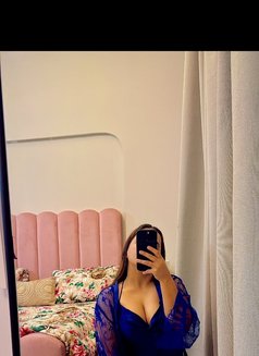 Sophisticated Simran Best Sloppy Blowjob - puta in Dubai Photo 11 of 12