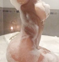 Sosi - escort in Al Sohar