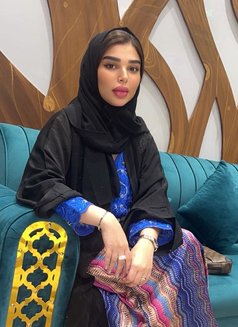 Soso - escort in Muscat Photo 2 of 4