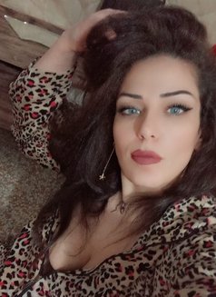 Soso - puta in Dubai Photo 1 of 6