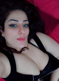 Soso - puta in Dubai Photo 3 of 6