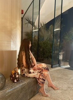 Lele - puta in Dubai Photo 2 of 3