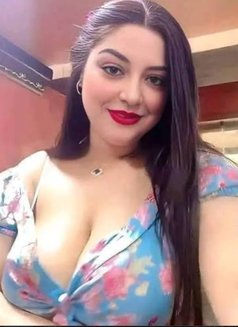 Soso - Intérprete de adultos in Erbil Photo 1 of 2