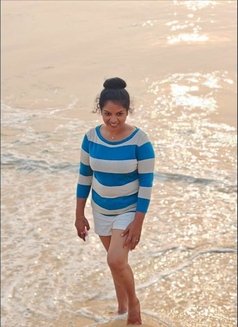 Soundarya Tamil Girl - puta in Abu Dhabi Photo 4 of 5