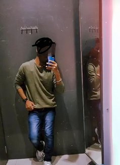 Sourav - Acompañantes masculino in Kolkata Photo 1 of 1