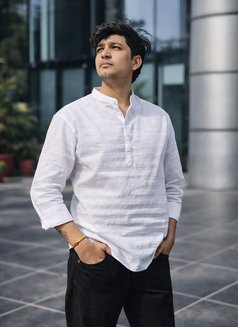 Sourav - Male escort in New Delhi Photo 2 of 3