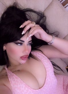 Sousou - escort in Abu Dhabi Photo 1 of 5