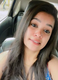 South Indian Girl in DxD - puta in Dubai Photo 1 of 5
