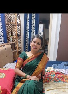 South Indian Girl in DxD - puta in Dubai Photo 2 of 5