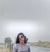 South Indian Gir(Pinky) in Dx D - puta in Dubai Photo 5 of 8