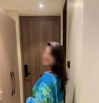 South Indian Housewife Cam Show - escort in Mumbai Photo 1 of 6