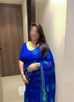 South Indian Housewife Cam Show - escort in Mumbai Photo 2 of 6