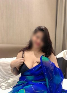 South Indian Housewife Cam Show - escort in Mumbai Photo 3 of 6