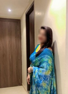 South Indian Housewife Cam Show - escort in Mumbai Photo 5 of 6