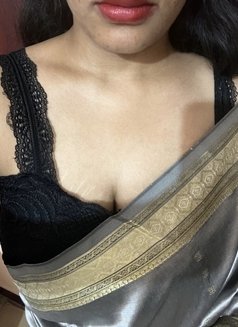 South Indian Mistress Jessii - dominatrix in Bangalore Photo 1 of 1
