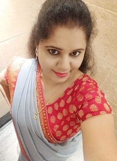 South Indian Vip Girls & Aunty's - escort in Abu Dhabi Photo 1 of 5