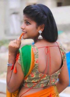 South Indian Young Girl Kavya - escort in Abu Dhabi Photo 3 of 7