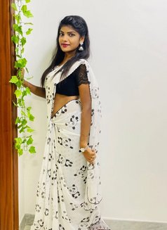 South Indian Young Girl Kavya - escort in Abu Dhabi Photo 4 of 7