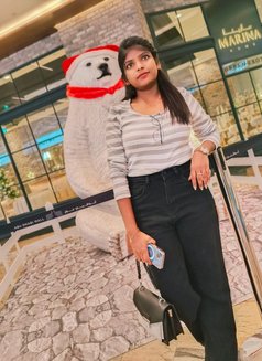 South Indian Young Girl Kavya - escort in Abu Dhabi Photo 6 of 7