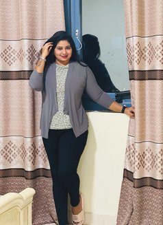 South Tamil 22yr and 24yr Threesome - puta in Abu Dhabi Photo 1 of 5