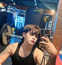 Southie Hanz - Male escort in Manila