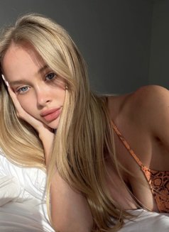 Soviet - puta in Taipei Photo 8 of 14