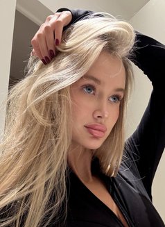 Soviet - puta in Taipei Photo 10 of 14