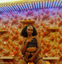 Spa With 5 Ladies & 2 Guys - Agencia de putas in Kiambu