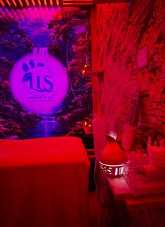 Spa With 5 Ladies & 2 Guys - escort agency in Kiambu Photo 6 of 6