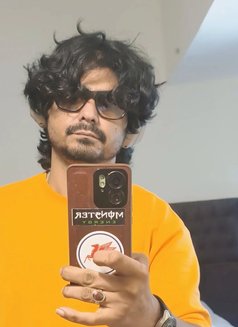 Space - Male adult performer in Bangalore Photo 5 of 11