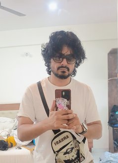 Space - Male adult performer in Bangalore Photo 11 of 11