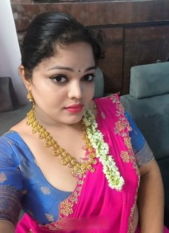 Spandhana - Transsexual escort in Hyderabad Photo 1 of 1