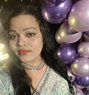 Spandhana - Acompañantes transexual in Hyderabad Photo 2 of 2