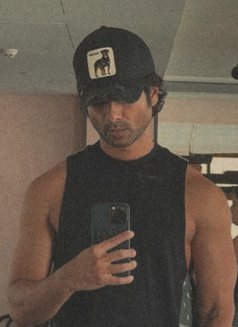 Spanish Muscle - Male escort in Riyadh Photo 7 of 9