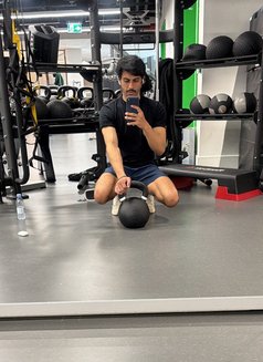 Spanish Muscle - Male escort in Riyadh Photo 8 of 9