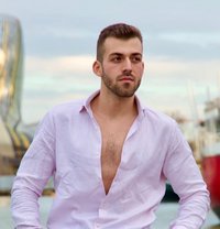 Spanishguysotall - Acompañantes masculino in Paris Photo 1 of 6