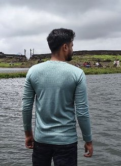 Spark01818 - Acompañantes masculino in Pune Photo 1 of 2