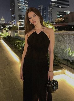 Sparkle - escort in Dubai Photo 3 of 5
