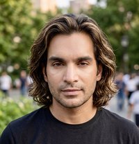 Spencer Nomadix - Male companion in New Delhi