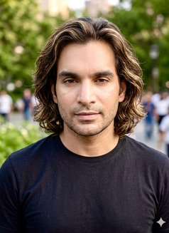 Spencer Nomadix - Male companion in New Delhi Photo 7 of 8