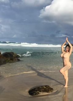 Spicy B - escort in Dubai Photo 2 of 3