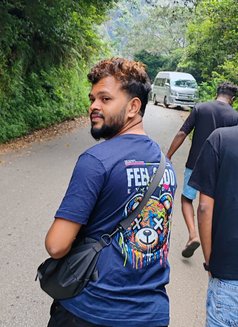 Spnayanajith - Acompañantes masculino in Colombo Photo 1 of 4
