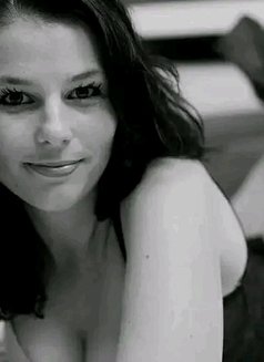 Spontaneous Maxine - escort in Cape Town Photo 5 of 6