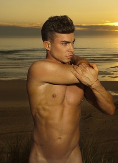 Sport Boy22 - Acompañante masculino in Dubai Photo 1 of 4