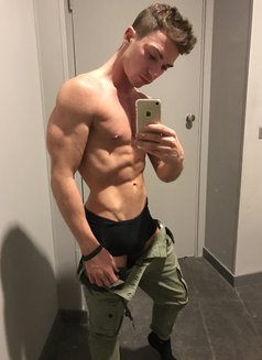 Sport Boy22 - Acompañante masculino in Dubai Photo 4 of 4